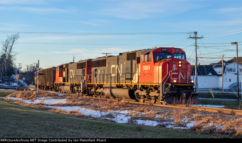 CN 5661 and 5641